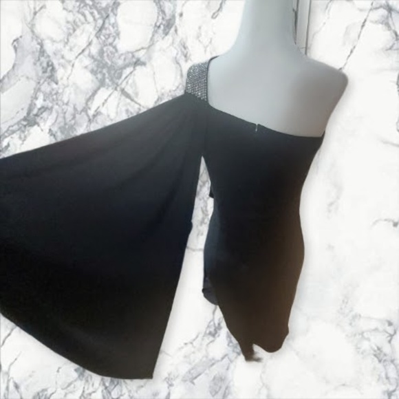 Le Chateau XS Formaal Black Dress with Rinestone 1 Shoulder Strap - Picture 4 of 9